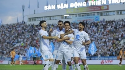 การแข่งขันชิงแชมป์ V.League เหลือเพียงม้าสองตัว