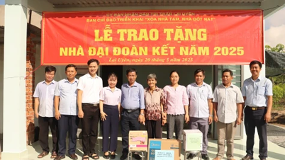 Bàn giao 2 căn nhà “Đại đoàn kết” trên địa bàn thị trấn Lai Uyên, huyện Bàu Bàng