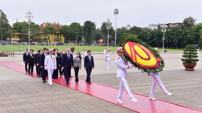 នាយករដ្ឋមន្ត្រីនៃសាធារណៈរដ្ឋ Kyrgyzstan Adylbek Kasymaliev អញ្ជើញទៅសួរសុខទុក្ខលោកប្រធានហូជីមិញ