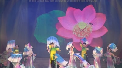 Echoing songs dedicated to Uncle Ho
