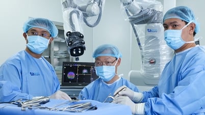AI Robots and Challenging Spinal Surgeries to Save Patients from Paralysis