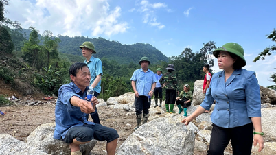 Phó Bí thư Thường trực Tỉnh ủy Phương Thị Thanh kiểm tra vùng sạt lở Phiêng Khăm
