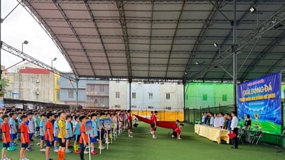 Ouverture du tournoi de football des jeunes du district de Ngo Quyen à l'été 2025