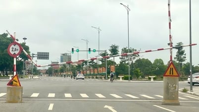 Gác chắn bị gãy tại khu vực đèn tín hiệu thị trấn Phú Thái (Kim Thành)