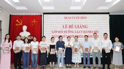 Das Parteikomitee des Bezirks Le Chan hat im Jahr 2025 den ersten Schulungskurs in politischer Theorie für neue Parteimitglieder abgeschlossen.