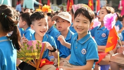 Học bạ toàn 10 vẫn "trượt" học sinh giỏi, phụ huynh bức xúc có chính đáng?
