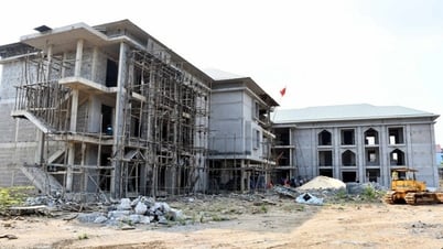 首相、建設中の本部プロジェクトの見直しを要請