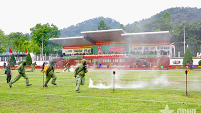 Delegation of officers and students of the Political Academy conduct practical research at the Chemical Corps