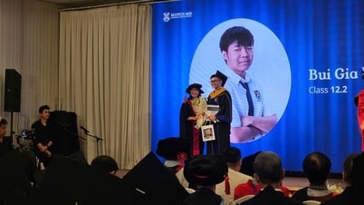 "Đừng chụp ảnh bài giảng rồi nói sẽ nghiên cứu sau!"