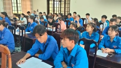 Gần 400 lao động huyện Nam Giang được tư vấn lao động việc làm
