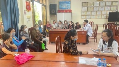 Đạ Huoai: 100 người dân được khám tầm soát và sàng lọc bệnh tim