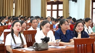 Doter l'équipe de technologie numérique du district de Tien Phuoc de connaissances en matière de transformation numérique