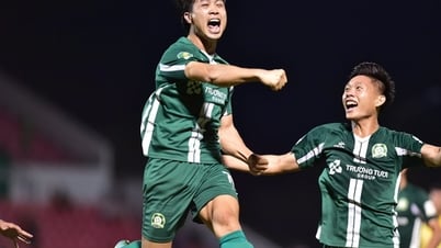 تم استدعاء كونغ فونغ إلى المنتخب الوطني الفيتنامي من قبل المدرب كيم سانج سيك.