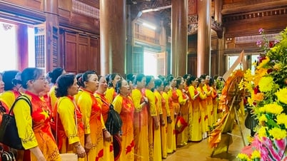 ចំនួន​គណៈប្រតិភូ​ត្រឡប់​ទៅ​ស្រុក​កំណើត​របស់​ពូ​ហូ ដើម្បី​អុជ​ធូប​ក្នុង​ពិធីបុណ្យ​ភូមិ​សែន មាន​ការ​កើន​ឡើង​យ៉ាង​ខ្លាំង។