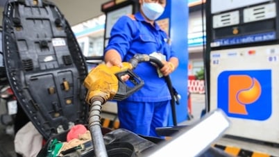 Baisse du prix de l'essence, hausse du prix du pétrole