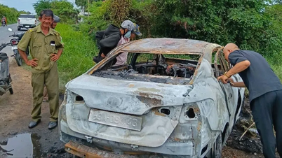 Ô tô bốc cháy khi lưu thông trên quốc lộ Nam Sông Hậu