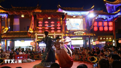 Chinese creative culture in tourist life in Wuhan city