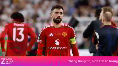 Roy Keane nổi giận với MU