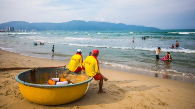 Les familles vietnamiennes privilégient les voyages à la plage pendant l'été