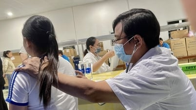 100 công nhân lao động được khám, tư vấn sức khỏe miễn phí