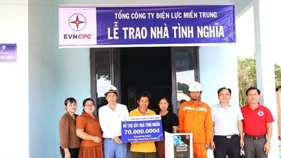 การไฟฟ้าส่วนภูมิภาคจังหวัดตาก มอบบ้านกตัญญูให้ผู้ยากไร้