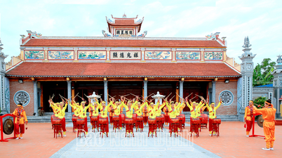 Văn nghệ dân gian trong lễ hội: Bản sắc cần được tiếp lửa