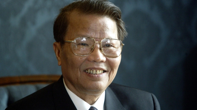 쩐득르엉 전 대통령의 국장 동안에는 반기로 게양되며, 어떠한 대중 오락 활동도 열리지 않습니다.