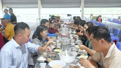 More than 3,000 workers of Jia Zhi Limited Liability Company - Soc Trang Branch participated in the Trade Union Meal