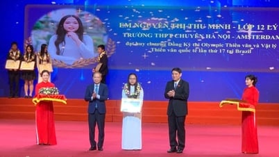 851 estudiantes de Hanoi hicieron una reverencia para agradecer a sus padres en la ceremonia de honor.