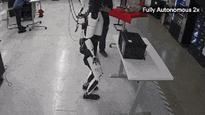 Elon Musk shows off Optimus robot doing housework, causing a stir on social networks