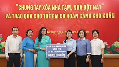Đoàn công tác Sở Tư pháp tỉnh Bình Dương tặng quà trẻ em khó khăn và ủng hộ Quỹ xoá nhà tạm, dột nát tỉnh ta