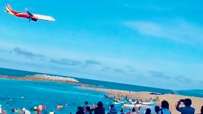 'Tọa độ' hút du khách săn ảnh máy bay cất, hạ cánh ở Phú Yên