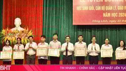 ទីក្រុង Hong Linh ផ្តល់កិត្តិយសដល់សិស្សានុសិស្ស និងគ្រូបង្រៀនឆ្នើមចំនួន 175 នាក់។