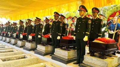 Funeral and burial of 10 remains of martyrs who fought and died in Laos