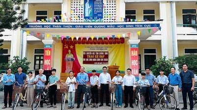 Trao 200 chiếc xe đạp cho học sinh có hoàn cảnh khó khăn