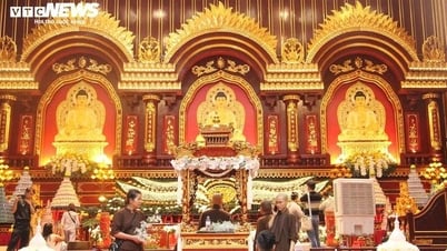 เยี่ยมชมพระบรมสารีริกธาตุที่เอียนตู่ 4 วัน - หนังสือพิมพ์และสถานีวิทยุโทรทัศน์ลางซอน