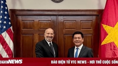 El Ministro de Industria y Comercio de Vietnam trabaja con el Secretario de Comercio de Estados Unidos