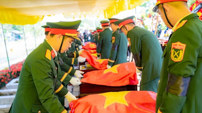 Truy điệu, an táng 10 liệt sĩ hy sinh ở Lào