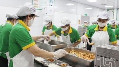 Khi bữa trưa học đường được giám sát từ bếp đến bàn
