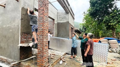Ai có gì góp nấy