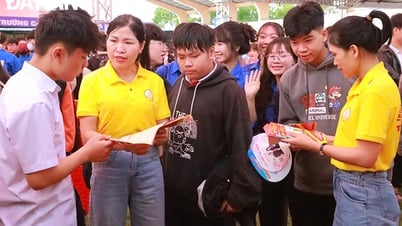Cánh cửa đại học – lối vào duy nhất của thành công?