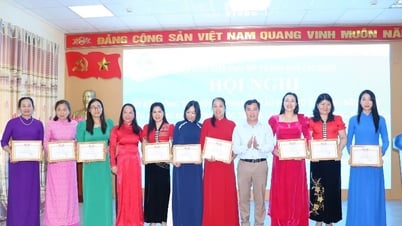 Lob für typische Beispiele des „Studiums und Befolgens der Ideologie, Moral und des Stils von Ho Chi Minh“ im Zusammenhang mit der Nachahmungsbewegung der Frauenunion auf allen Ebenen der Stadt Lai Chau im Jahr 2025