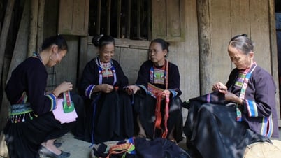 Trang phục dân tộc Mông Đen - Báo Cao Bằng điện tử