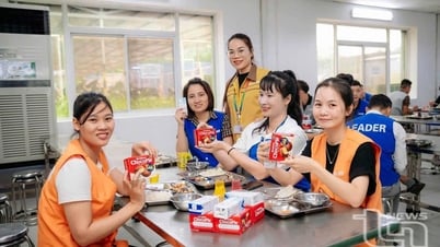 Ấm lòng người lao động từ 'Bữa cơm công đoàn'