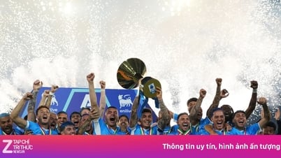 Biển người ăn mừng chức vô địch của Napoli