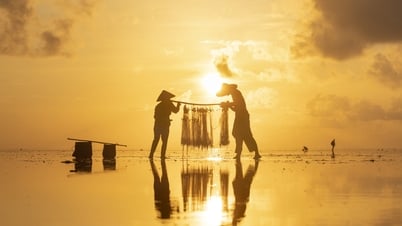 Biển vô cực đẹp siêu thực ở Ninh Thuận gây bão mạng