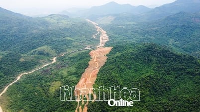 Proyecto de la autopista Khanh Hoa-Buon Ma Thuot: esfuerzos para despejar el terreno y acelerar el progreso
