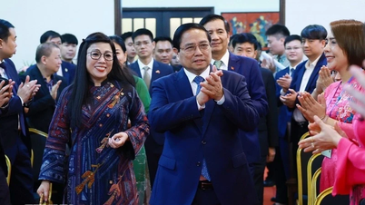 [写真] ファム・ミン・チン首相がマレーシアのベトナム人コミュニティと面会