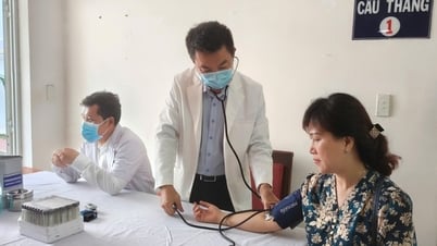 호치민시에서 처음으로 5,000명의 근로자가 100억 VND로 휴가를 갈 수 있게 됐습니다.