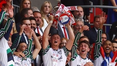 ซันเดอร์แลนด์กลับสู่พรีเมียร์ลีกและผลตอบแทนจากการปฏิวัติของเยาวชน